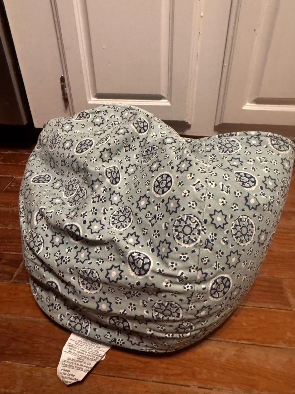 Whiskers and Co Cat Dome Modern Bed never used